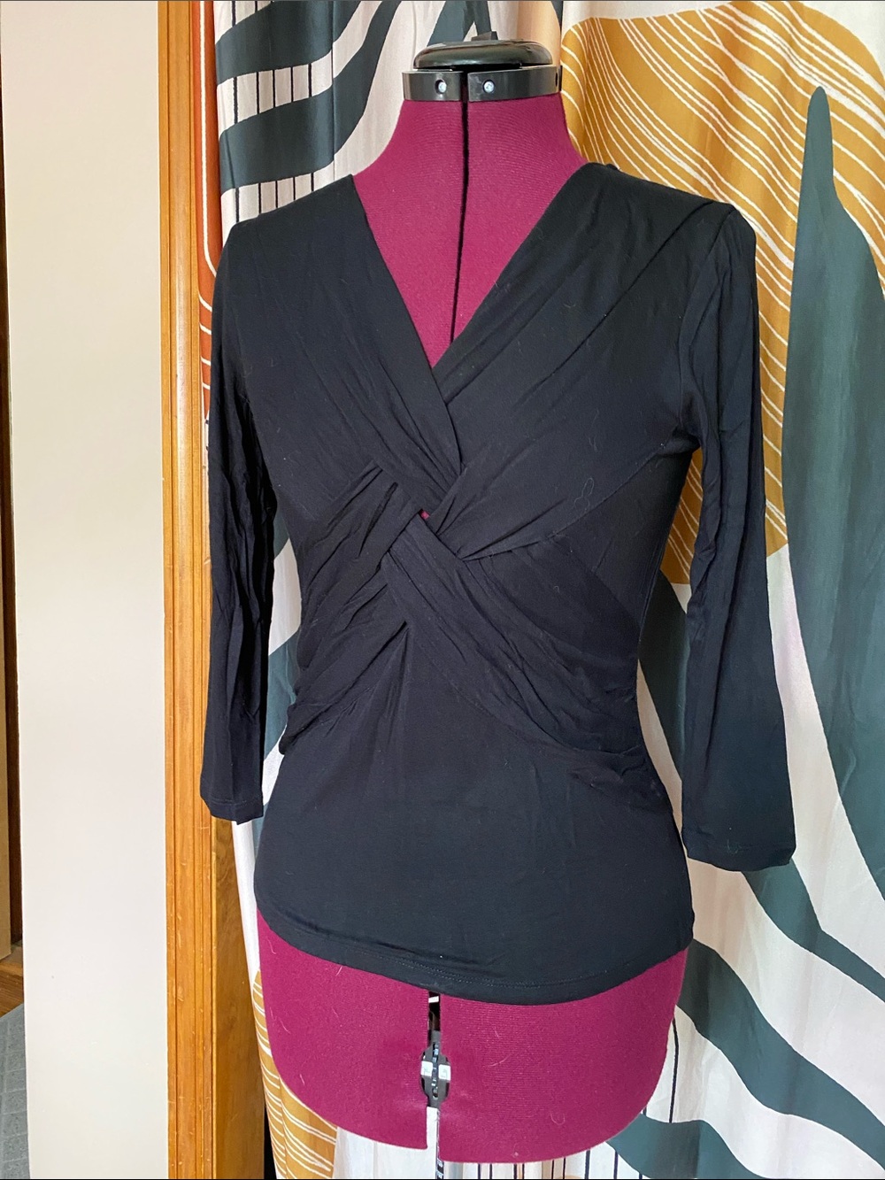 Cable & Gauge Black Twist-Front V-Neck Top 3/4 sleeves